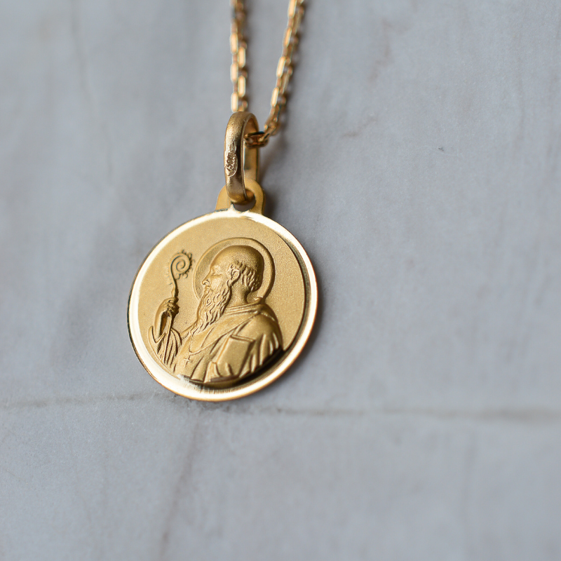 Médaille de Baptême Saint Benoît Or Jaune 18 Carats Médaille de Baptême Saint Benoît Or Jaune 18 Carats