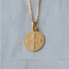 Medaille bapteme or jaune 18 carats Saint benoit