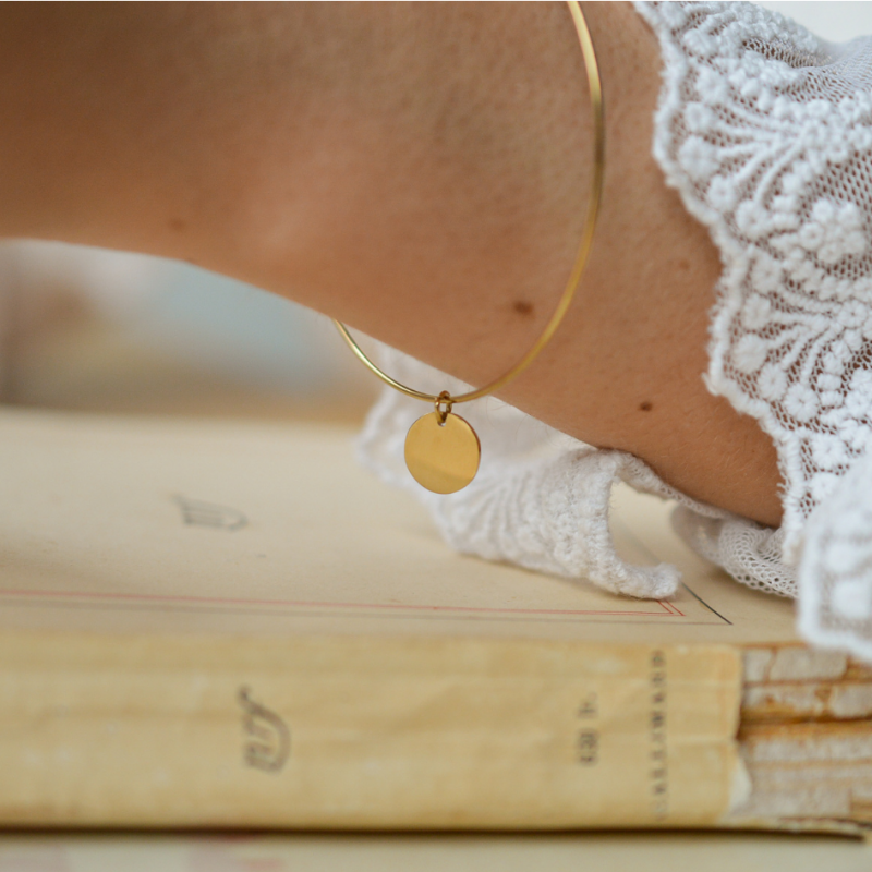 Jonc Capucine para personalizar con Colgante Redondo Bañado en Oro - Laudate