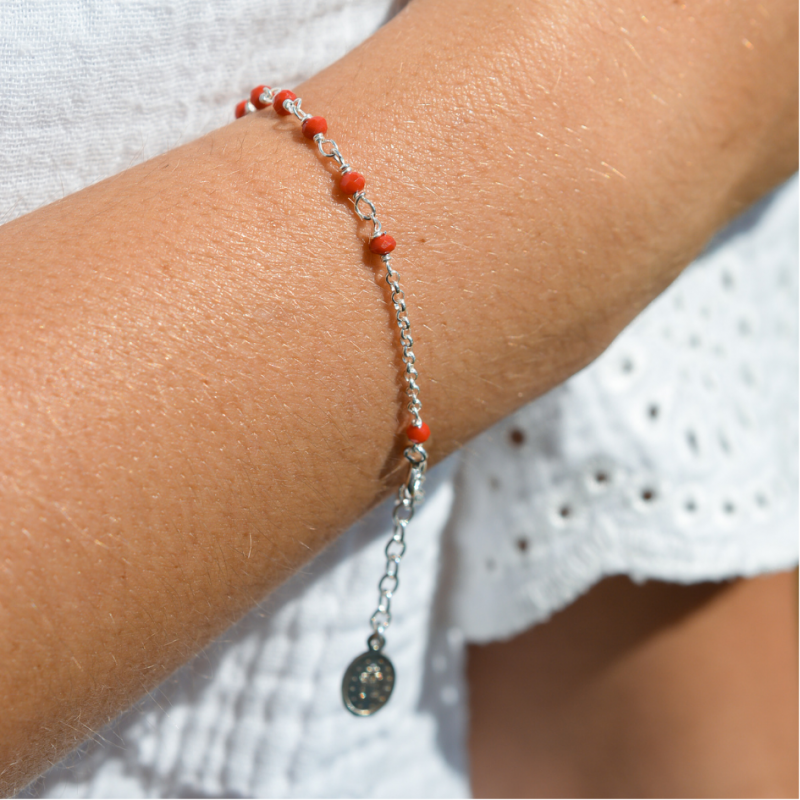Bracelet dizainier en argent massif 925 et ses perles couleur parme Bracelet dizainier en argent massif 925 et ses perles couleur parme