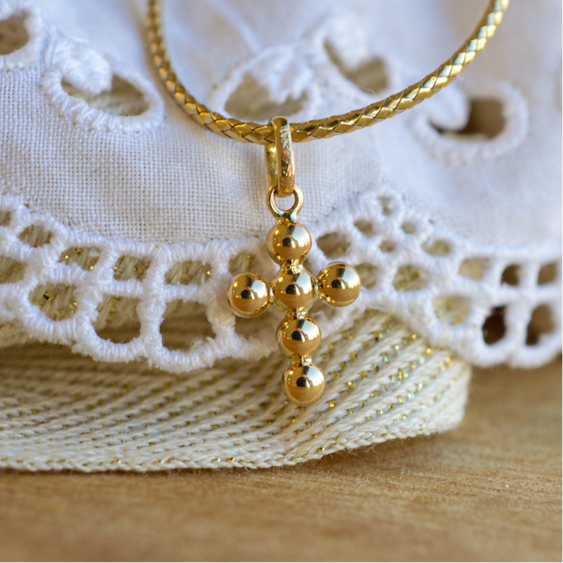 Pendentif Croix Célestine Perlée Or Jaune 18 carats - Maison Laudate Pendentif Croix Célestine Perlée Or Jaune 18 carats - Maison Laudate