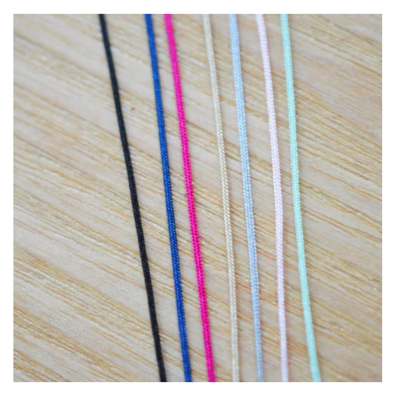 Colgante Mini Trébol con Cruz de Oro de 18 Quilates - Maison Laudate