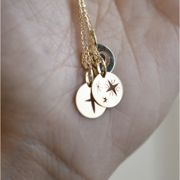 Bijou pendentif Mini croix étoilée Bijou pendentif Mini croix étoilée