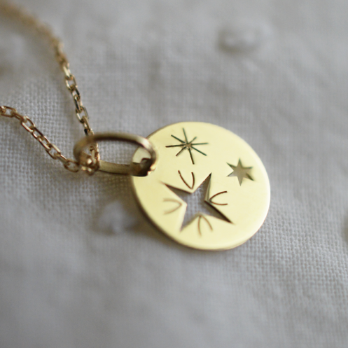 Bijou pendentif Mini croix étoilée Bijou pendentif Mini croix étoilée