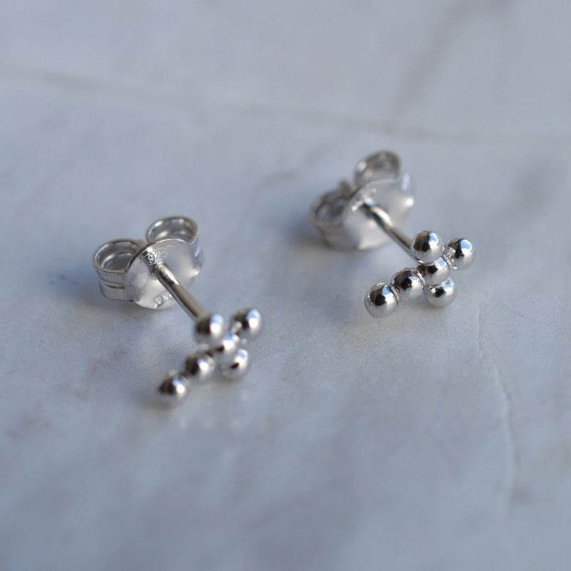 Boucles d'oreilles grande croix perlée Boucles d'oreilles grande croix perlée