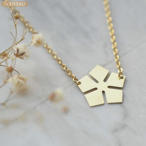 Bijou pendentif Collier fleur by Kenzo Takada Bijou pendentif Collier fleur by Kenzo Takada