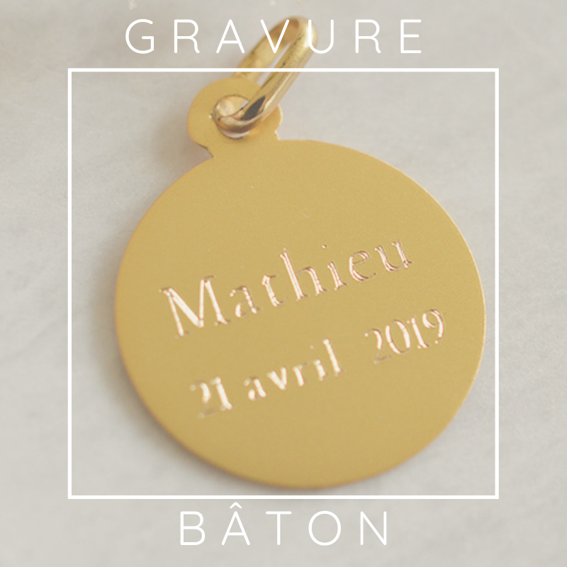 Medaille de bapteme :   Symbole du Chrisme en or jaune 18 carats - Laudate Medaille de bapteme :   Symbole du Chrisme en or jaune 18 carats - Laudate