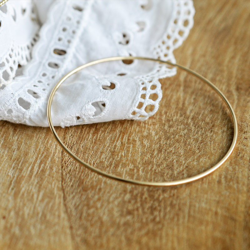 Pulsera Jonc de Hilo Redondo en Oro Amarillo 18 Quilates - Casa Laudate