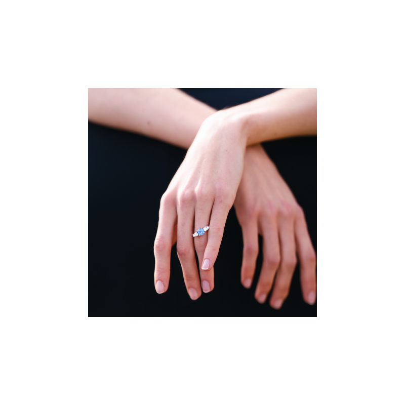 Bague de fiançailles Aliénor Or Blanc 18 carats Diamants et Saphir