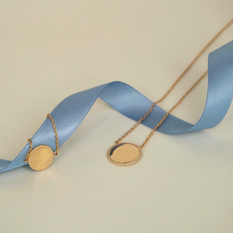 Collier Pendentif Médaille Perlée Adélaïde Plaqué Or - Maison Laudate