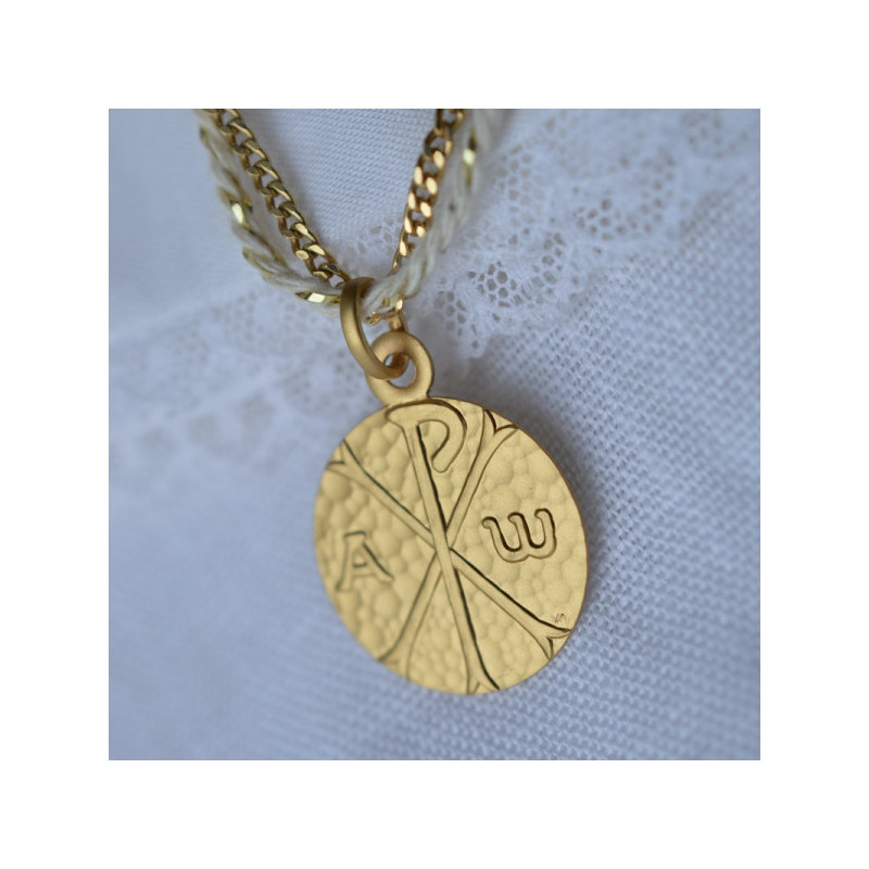 Médaille de Baptême Chrisme Martelé Or Jaune 9 Carats - Maison Laudate