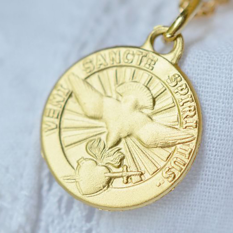 Médaille baptême Saint Esprit en or jaune 18 carats symbole - Laudate