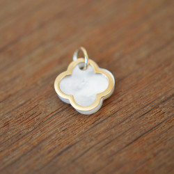 Pendentif Trèfle or et nacre, pendentif croix nacre liseret or