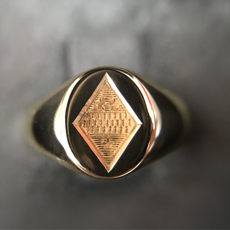 Chevalière or Femme ovale 9 x 11 gravure personnalisée