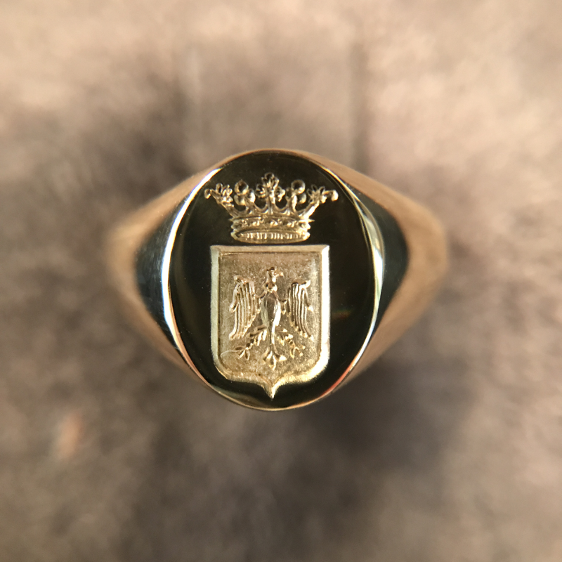 Chevalière or Femme ovale 12 x 10 gravure personnalisée