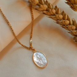médaille vierge ovale nacre et or maison laudate