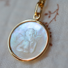 medaille nacre et or ange raphel maison laudate