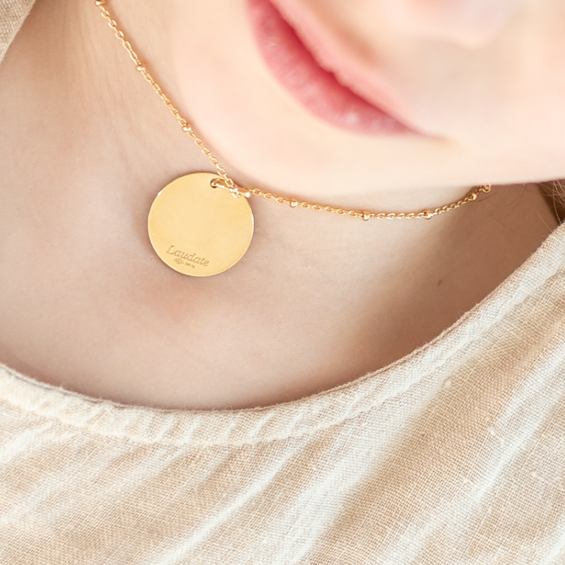 chaine perlée or jaune laudate chaine perlée or jaune laudate