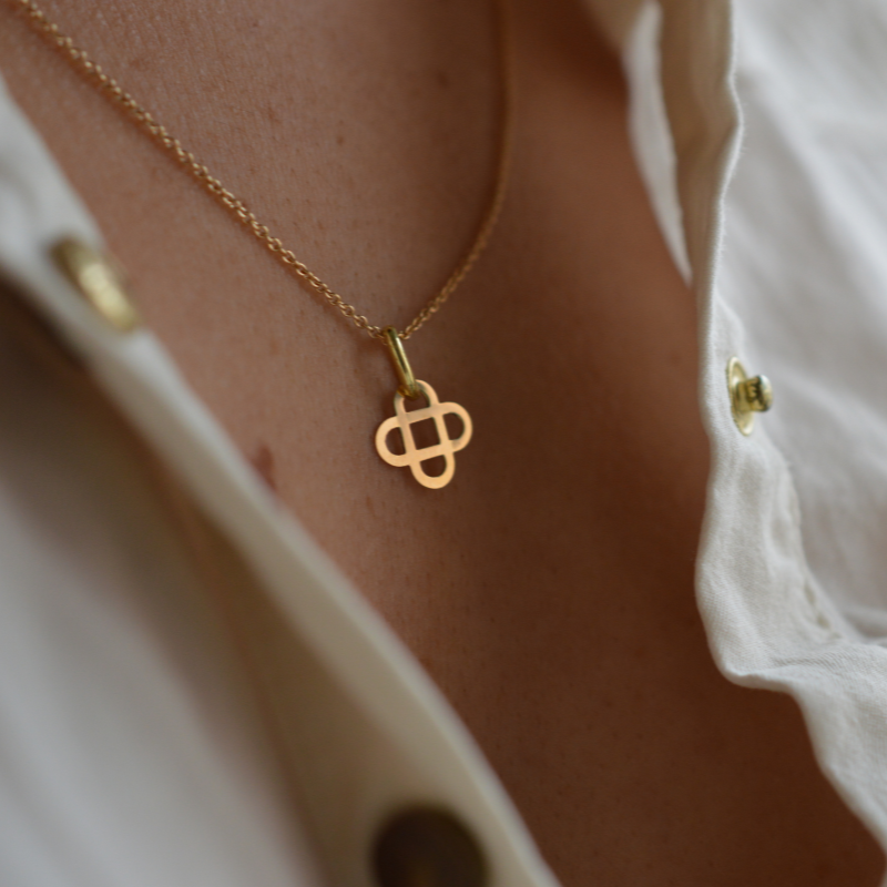 Mini croix de bapteme entrelacée