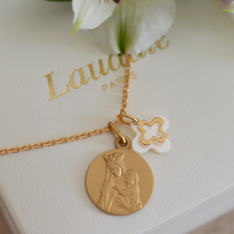 croix romane or nacre laudate