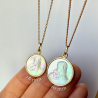 medaille de bapteme vierge mère nacre et or 18 carats maison laudate