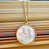medaille de bapteme vierge mère nacre et or 18 carats maison laudate