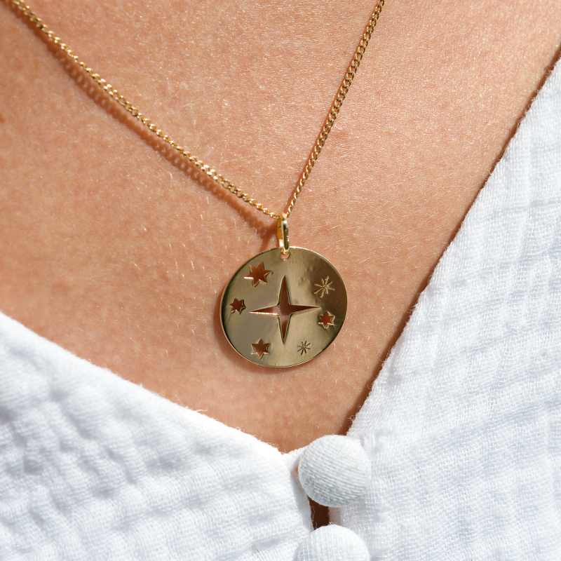 médaille étoile sainte or 18 carats