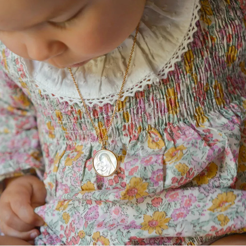 medaille nacre et or vierge à l'enfant rayonnant