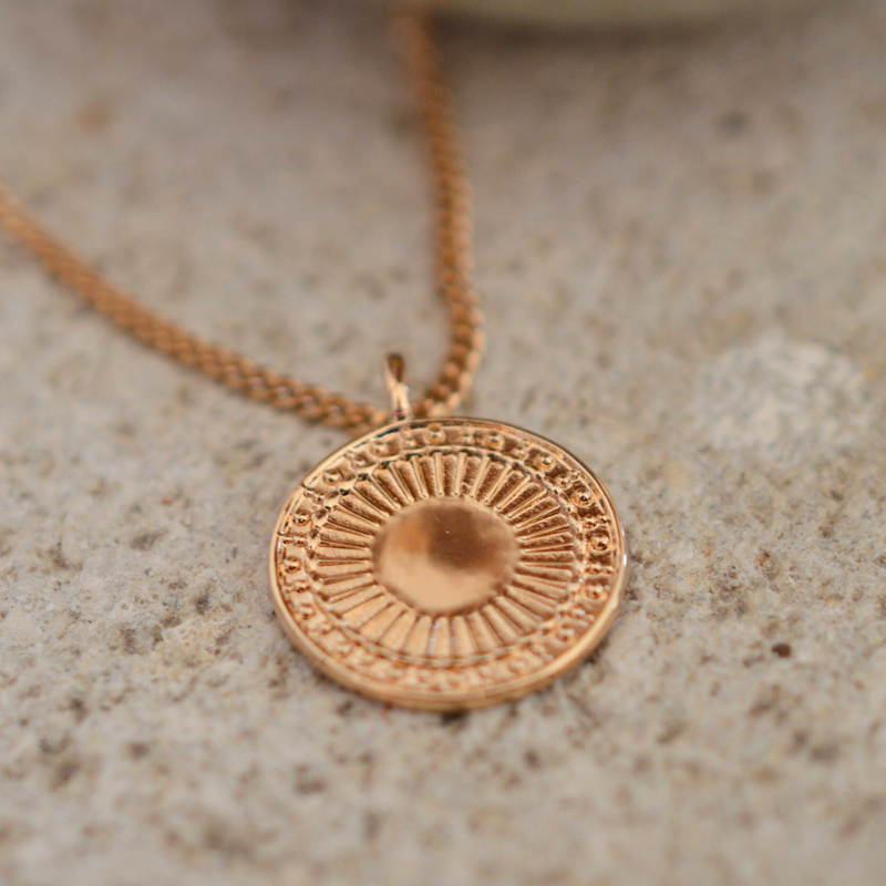 pendentif soleil plaqué or laudate