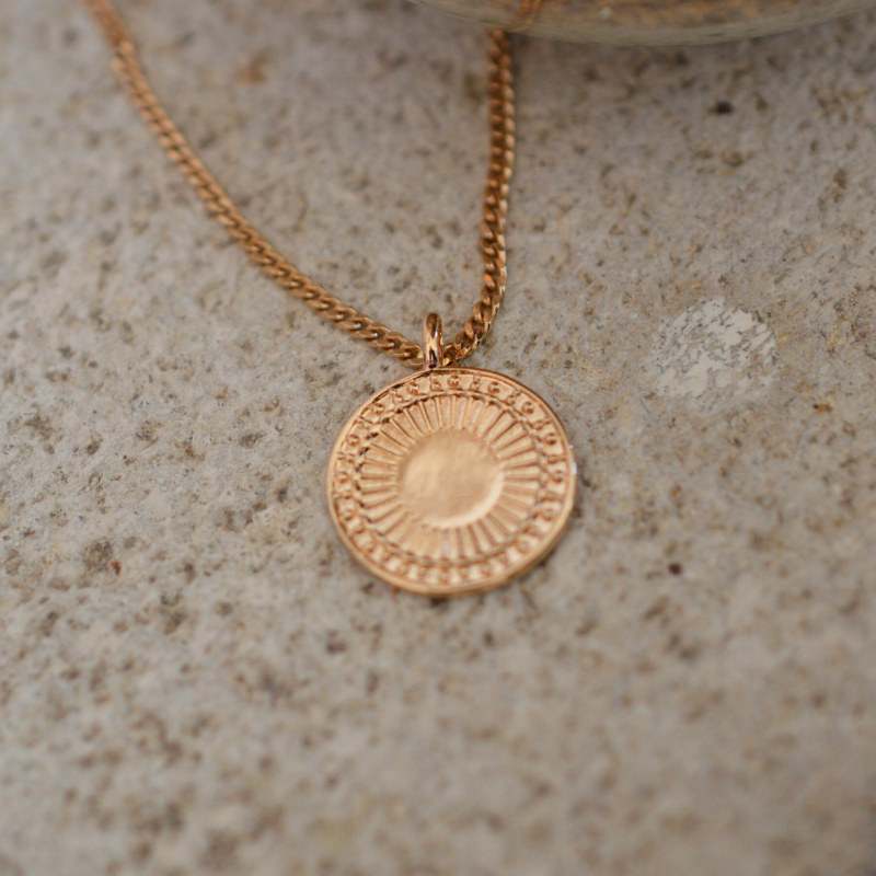 pendentif soleil plaqué or laudate