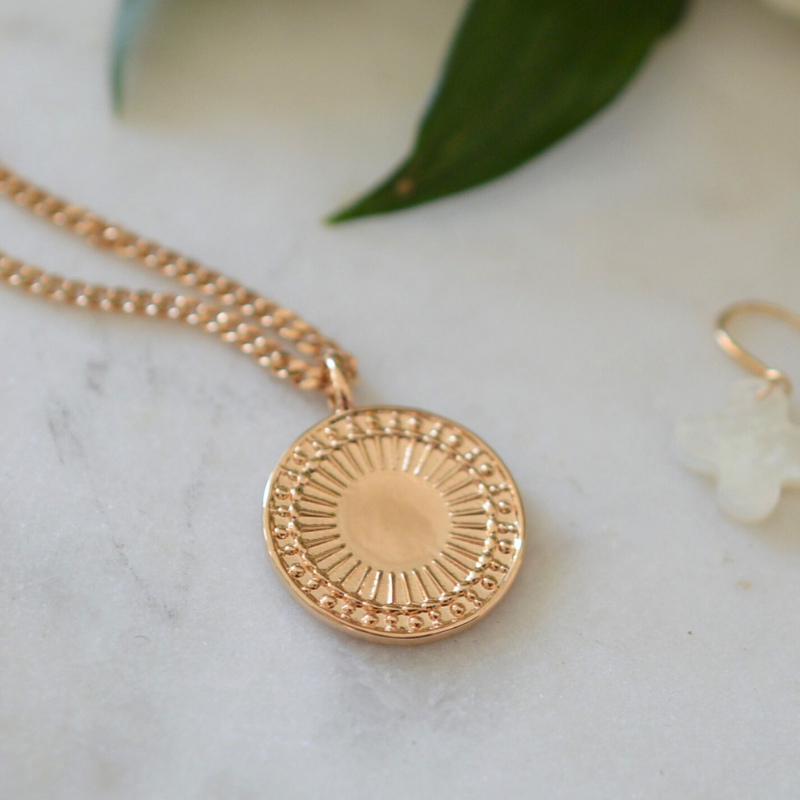 pendentif soleil plaqué or laudate