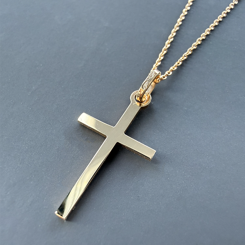 Croix classique 9 carats