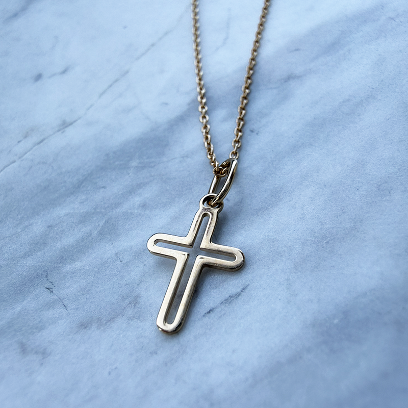 Croix ajourée