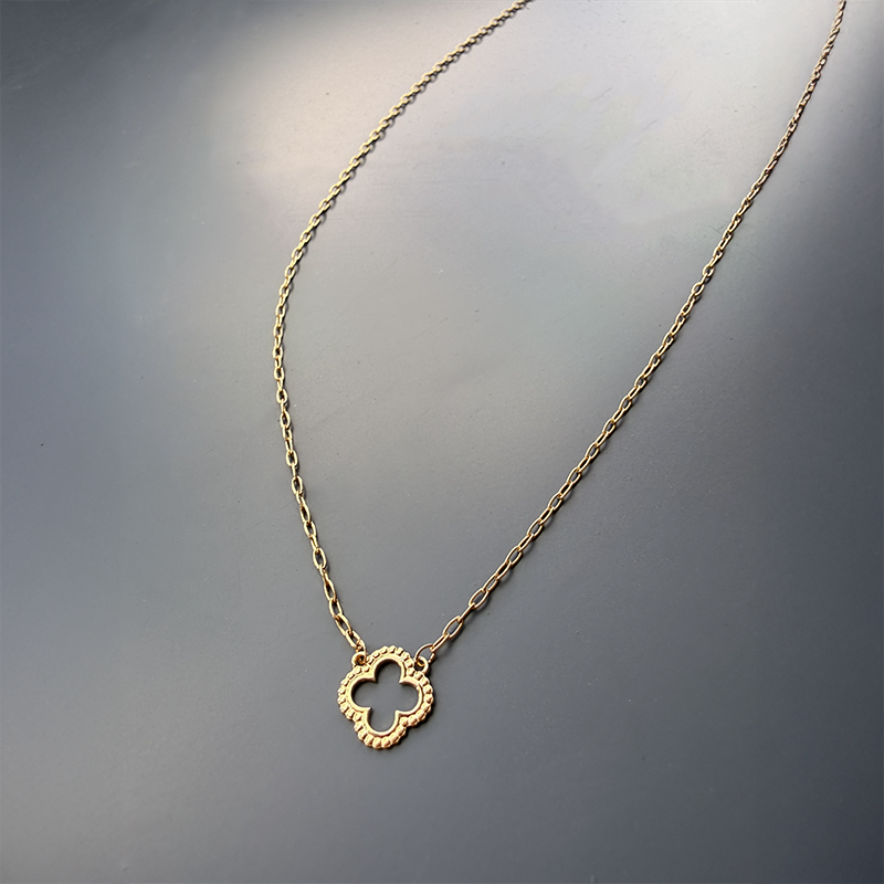 Collar Honorine Cruz Gótica Perlada - Oro Amarillo de 9 Quilates