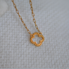 Collar Honorine Cruz Gótica Perlada - Oro Amarillo de 9 Quilates