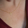 Collar Honorine Cruz Gótica Perlada - Oro Amarillo de 9 Quilates