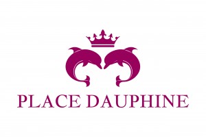 Place Dauphine est spécialisée dans les tenues de cérémonie haut de gamme et made in France pour enfants de 0 à 12 ans.